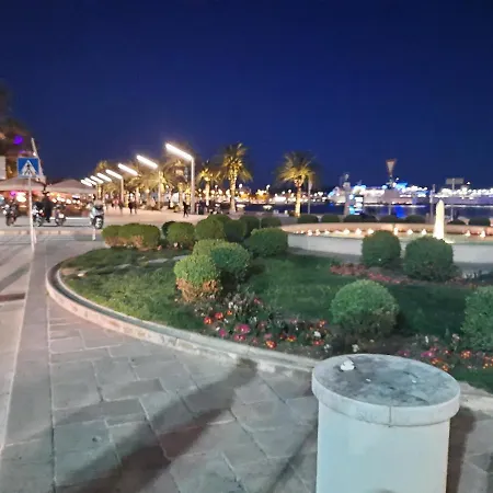 Famous Promenade Riva Daire *